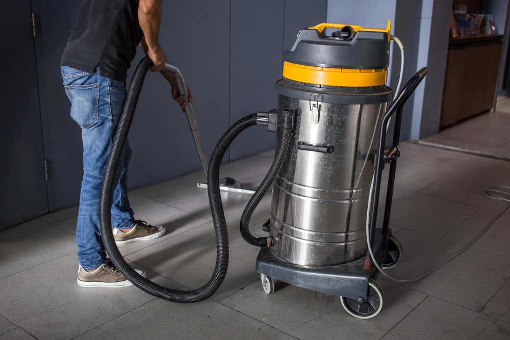 بهترین جاروبرقی صنعتی کدام است؟ (کامل ترین راهنما) 2 بهترین جاروبرقی صنعتی موجود در بازار