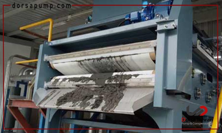 مزایای استفاده از مکنده های صنعتی در صنایع پتروشیمی 2 تجهیزات برای تخلیه لجن پالایشگاه